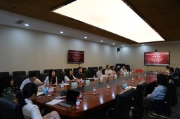 深入开展学习贯彻习近平新时代中国特色社会主义思想主题教育正当时——91在线
国际关系专业教工党支部组织专题党课